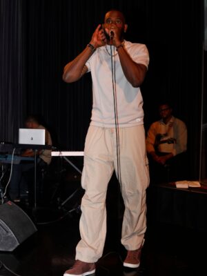 Screenshot_20250929_062259_Photos